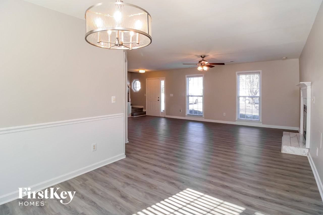 1506 Glenn Meade Dr - Photo 3 of 15