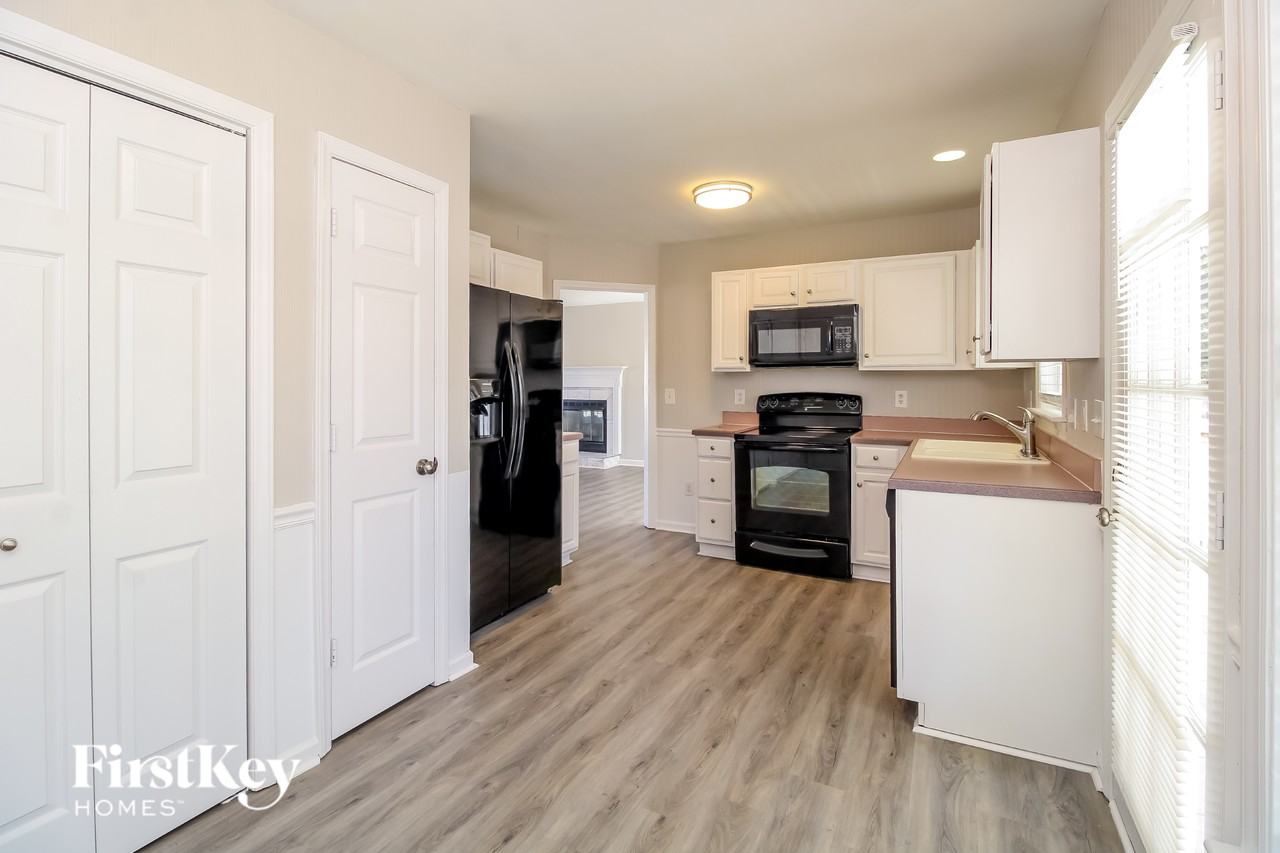 1506 Glenn Meade Dr - Photo 5 of 15