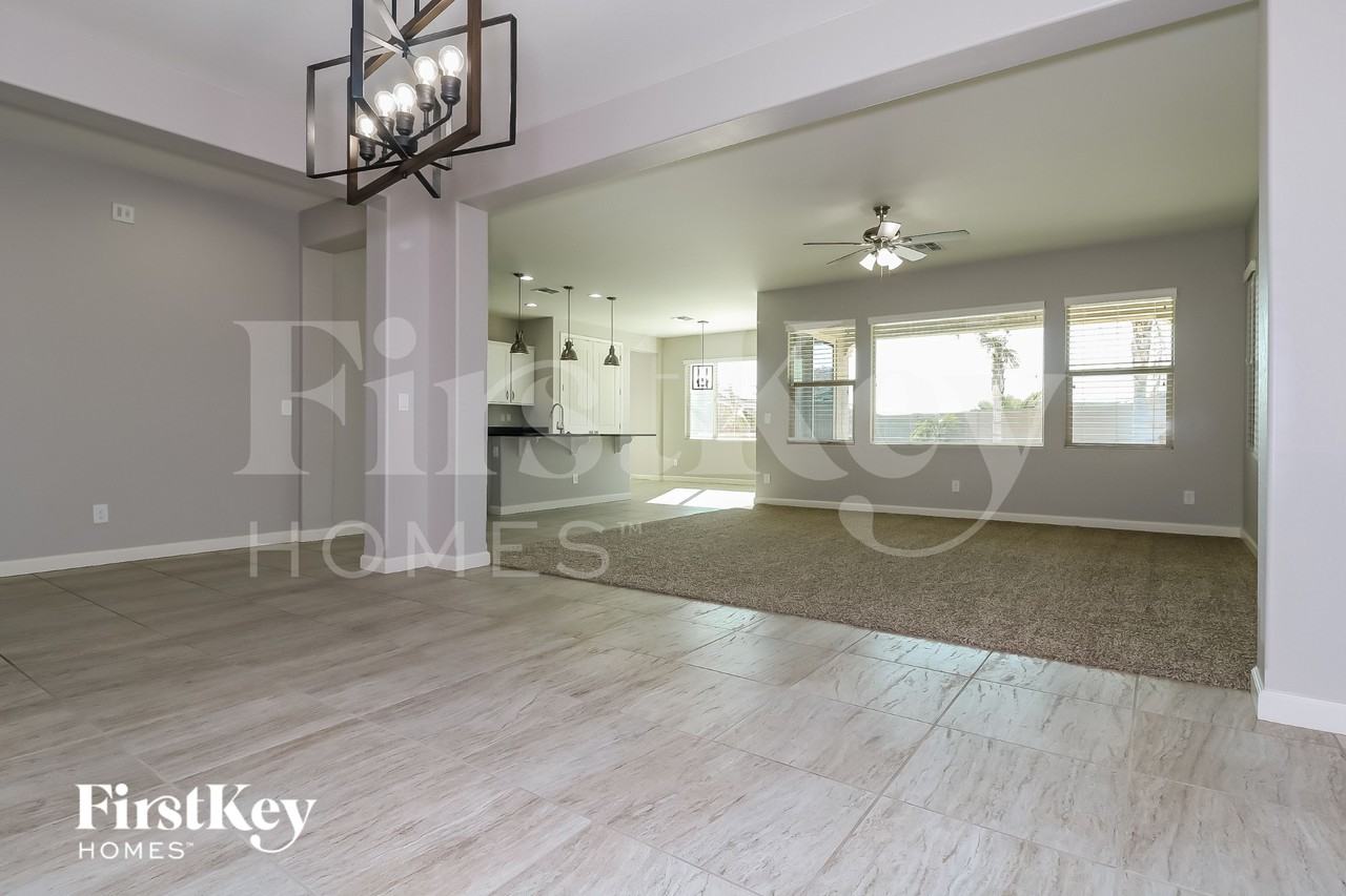 19621 W Grant St - Photo 2 of 15