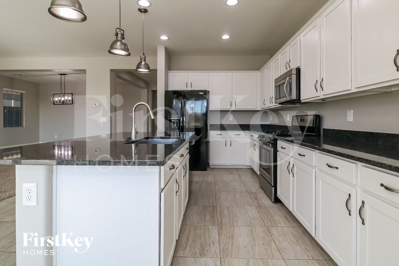 19621 W Grant St - Photo 7 of 15