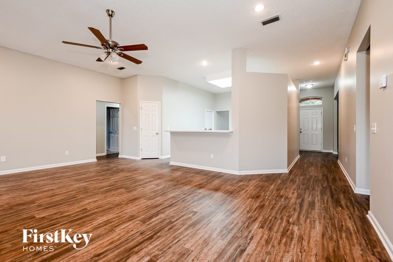 13528 Osprey Point Dr - Photo 4 of 15