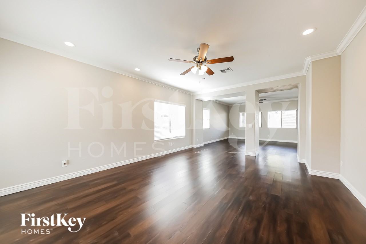 15150 N 146th Ave - Photo 2 of 15