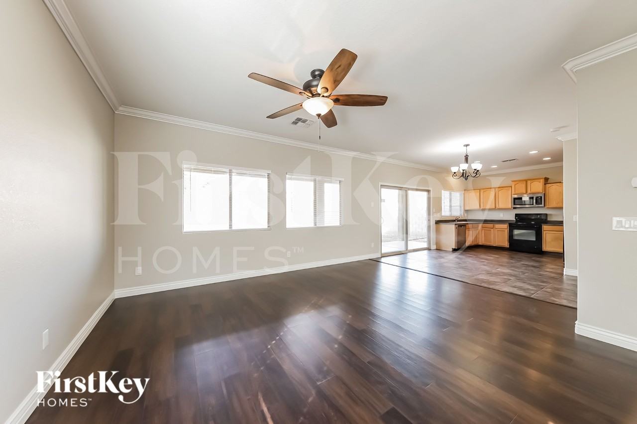 15150 N 146th Ave - Photo 4 of 15