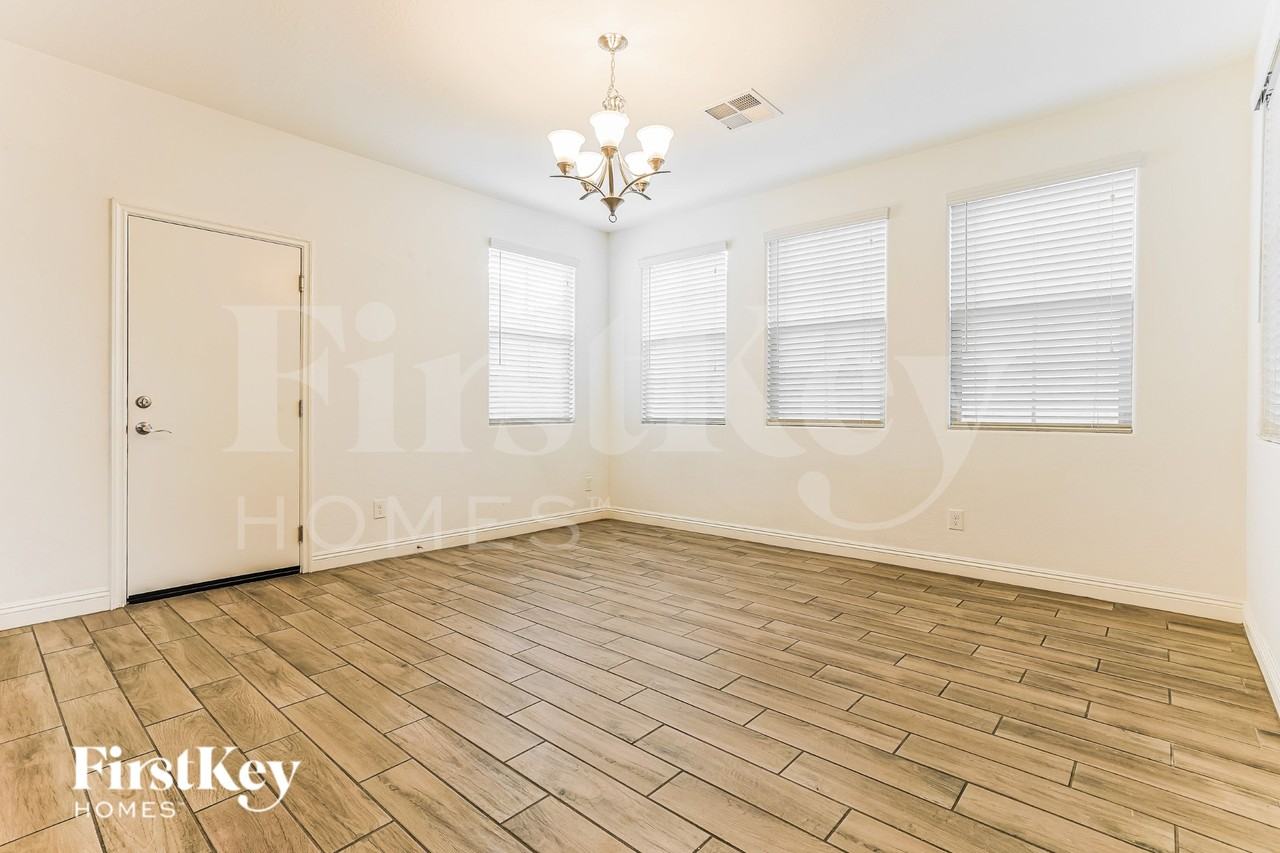 6926 E Butte St - Photo 3 of 16