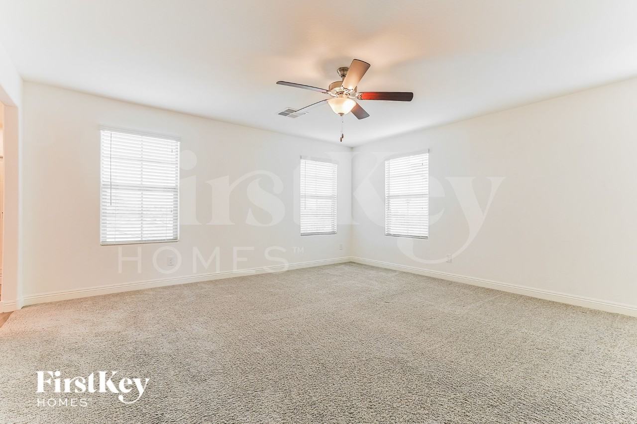 6926 E Butte St - Photo 6 of 16