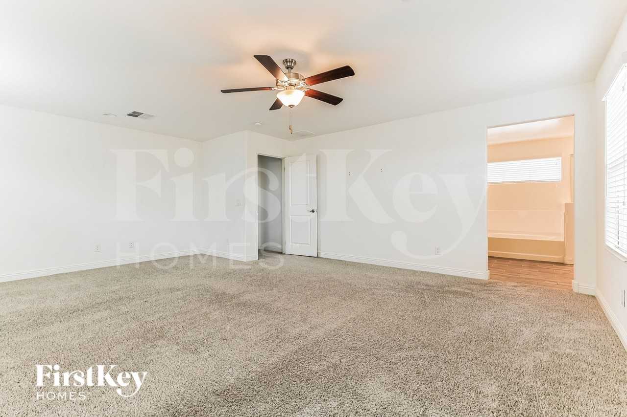 6926 E Butte St - Photo 7 of 16