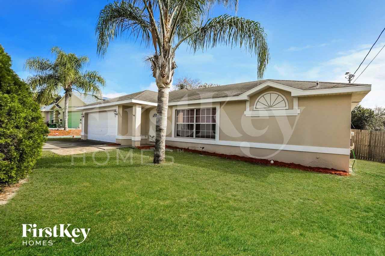 2059 Gallagher Ave - Photo 2 of 15