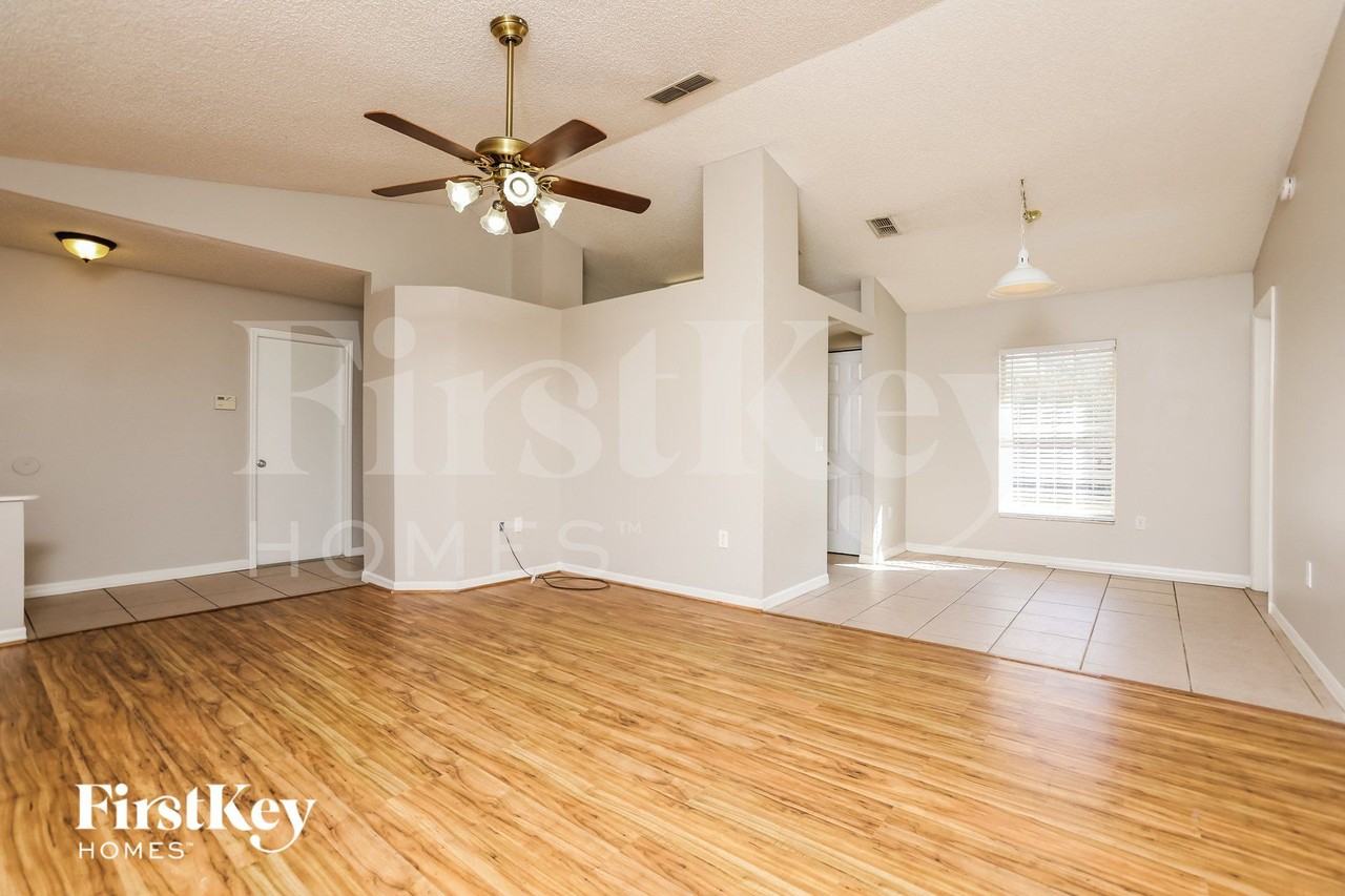 2059 Gallagher Ave - Photo 3 of 15