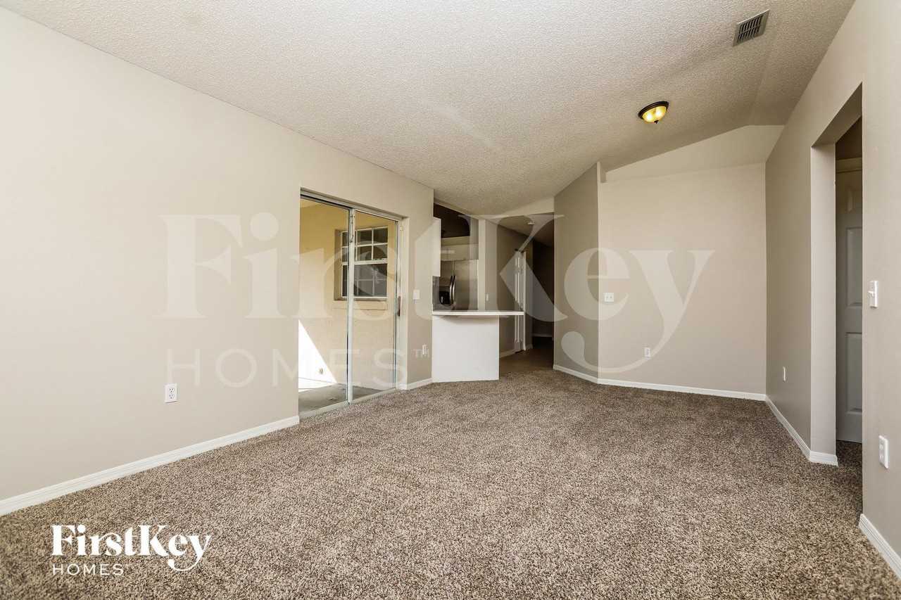 2059 Gallagher Ave - Photo 7 of 15