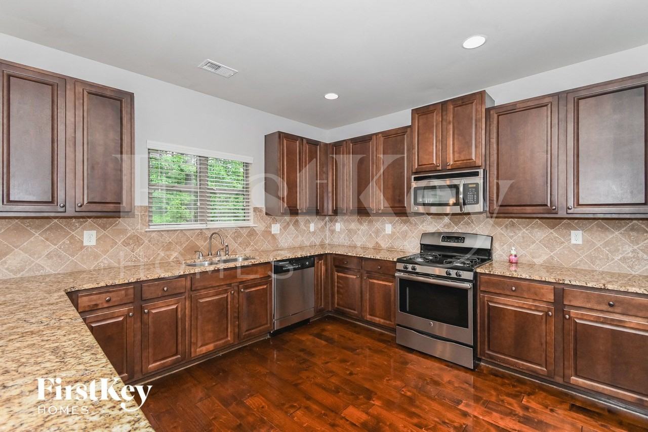 1087 Sly Fox Run - Photo 6 of 15