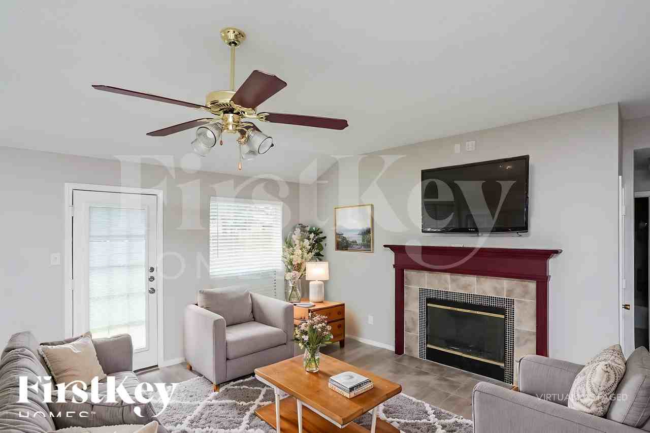 433 Asbury Dr - Photo 3 of 18