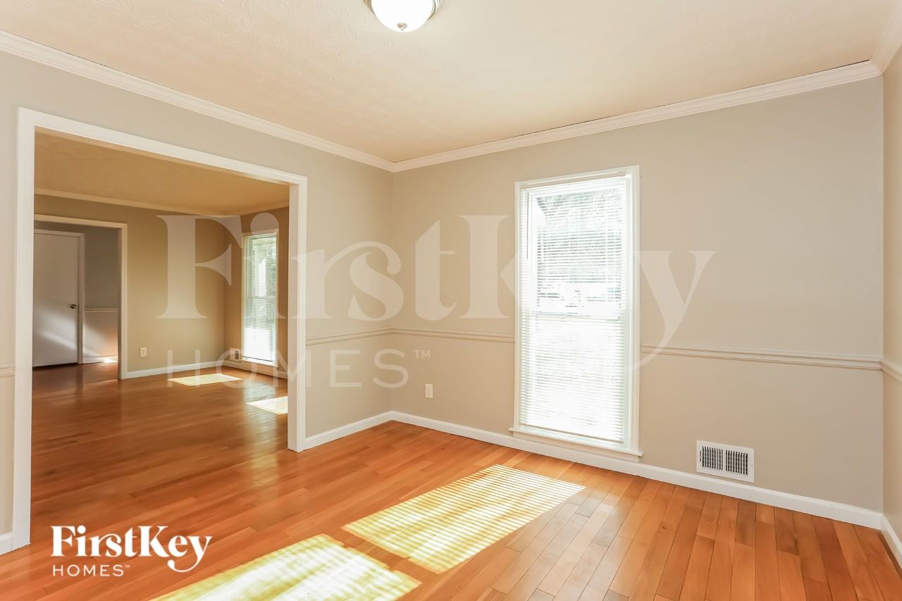 2586 Kings Pistol Ct - Photo 6 of 19