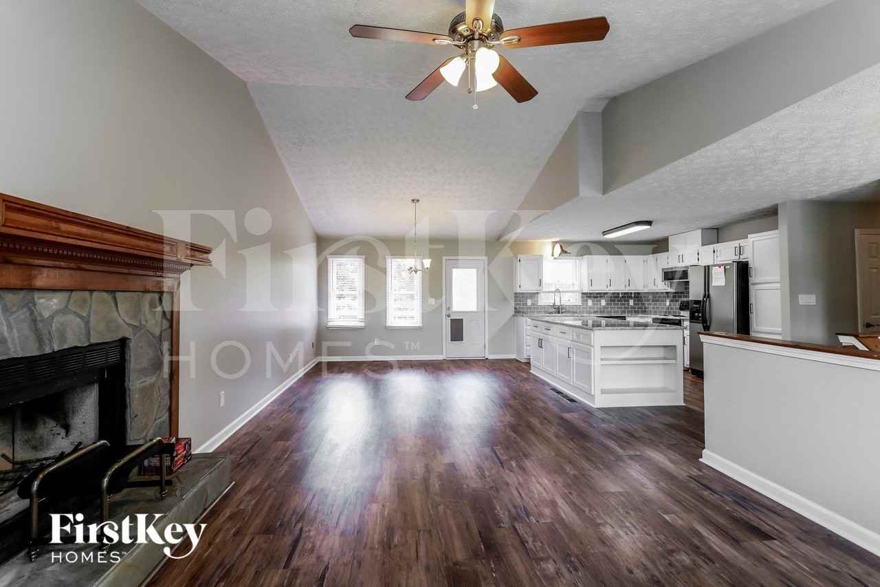 2097 Blackberry Cir - Photo 2 of 15