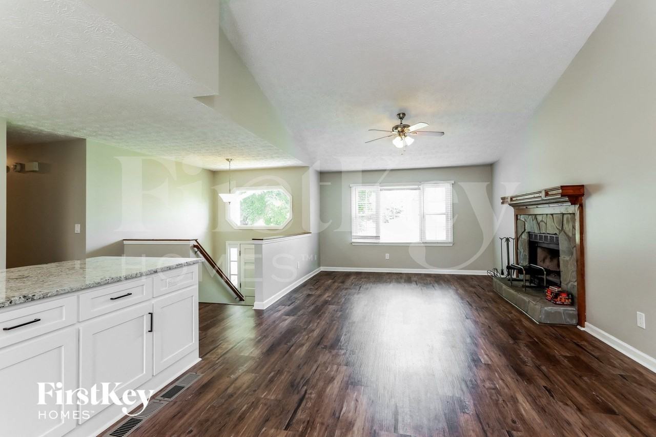 2097 Blackberry Cir - Photo 3 of 15