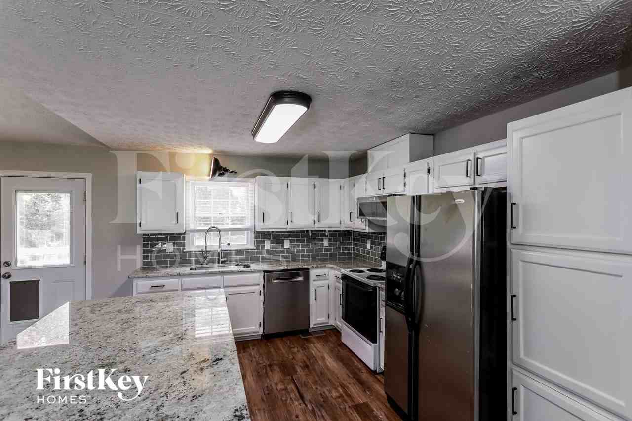 2097 Blackberry Cir - Photo 5 of 15