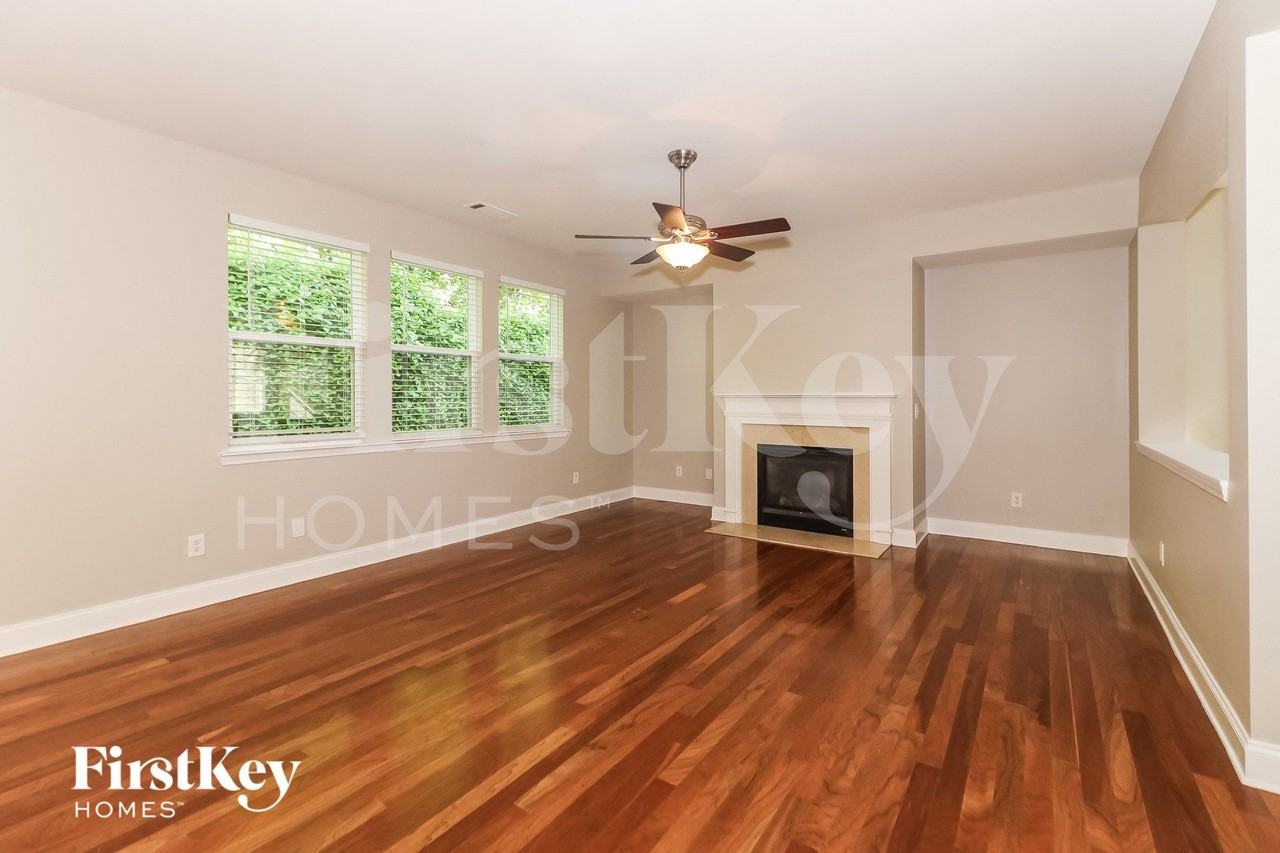 422 Howell Xing - Photo 4 of 15