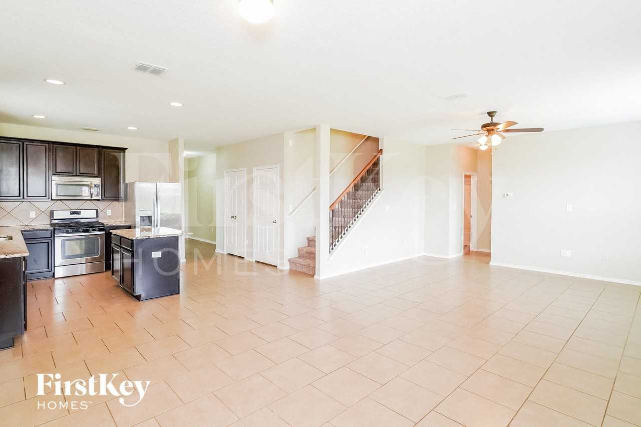 10514 Century Farm Dr - Photo 4 of 14