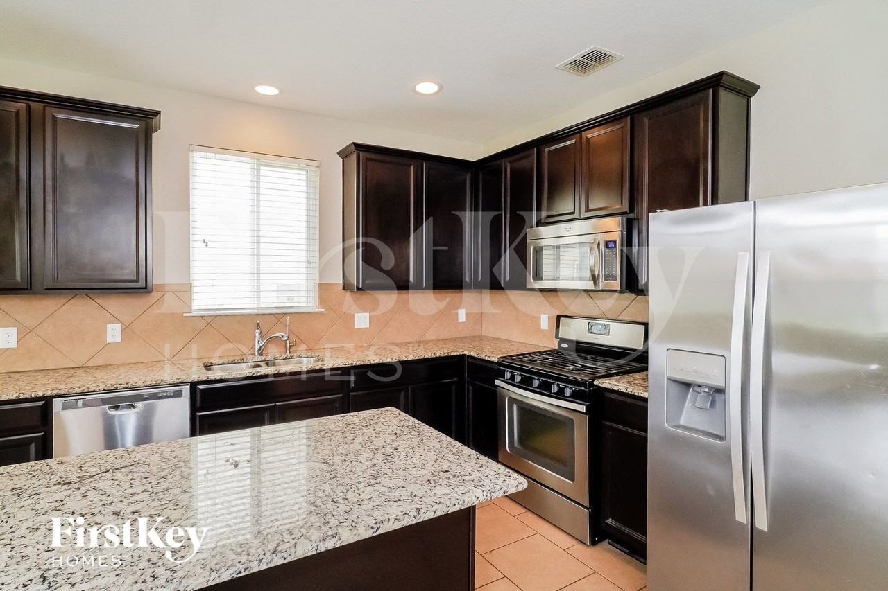 10514 Century Farm Dr - Photo 5 of 14