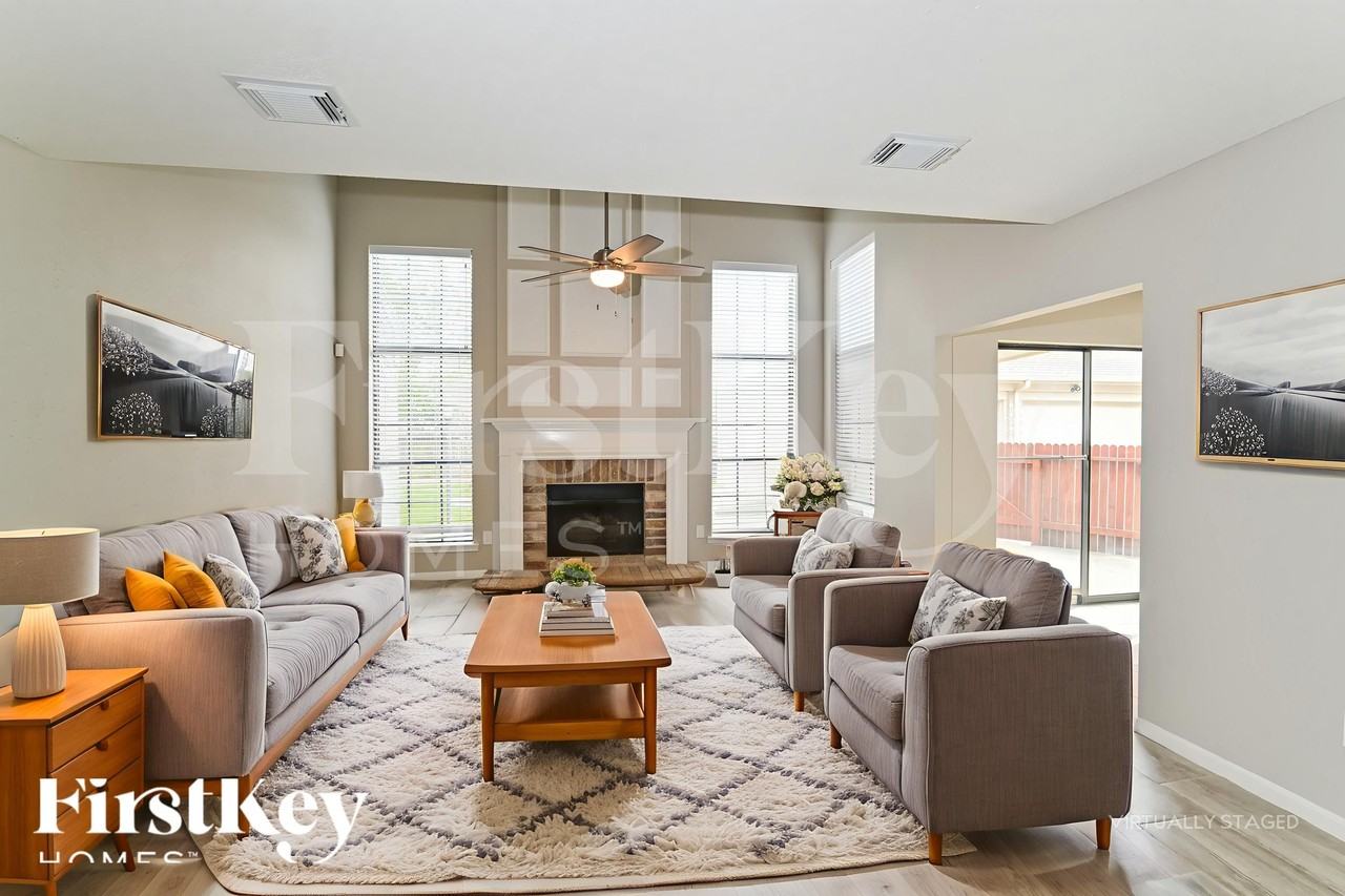 2017 Spinnaker Dr - Photo 3 of 18