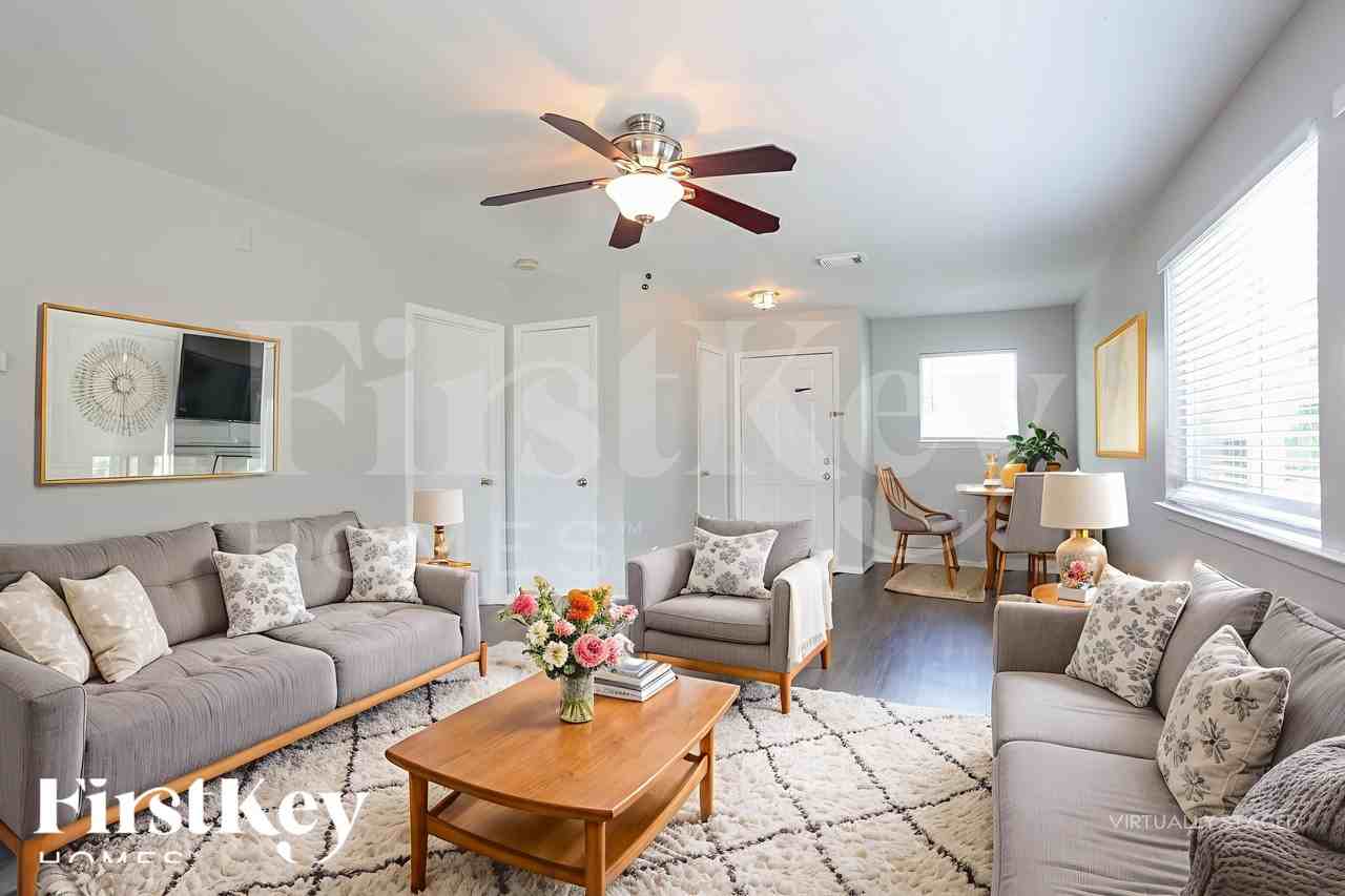 1523 Nichole Woods Dr - Photo 4 of 18