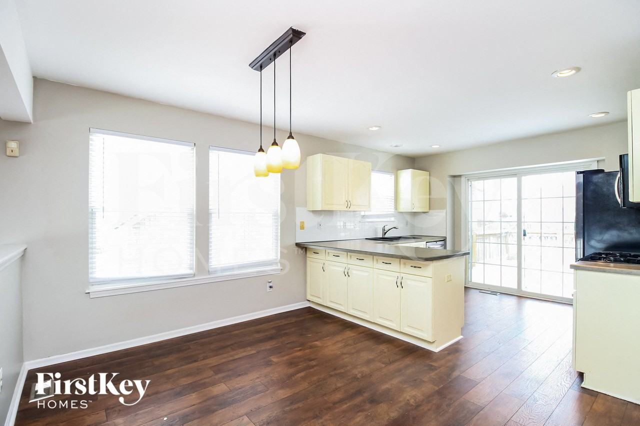 3602 Nw 86th Ct - Photo 4 of 15