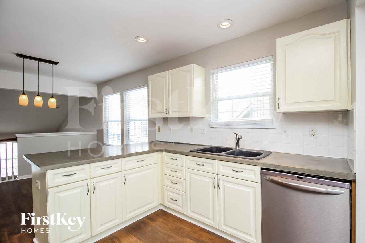 3602 Nw 86th Ct - Photo 6 of 15