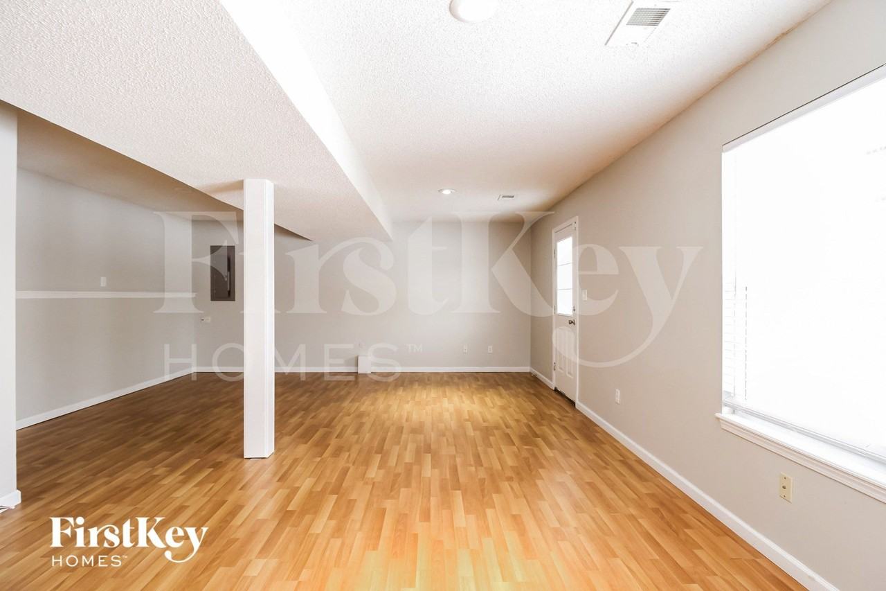 3602 Nw 86th Ct - Photo 7 of 15