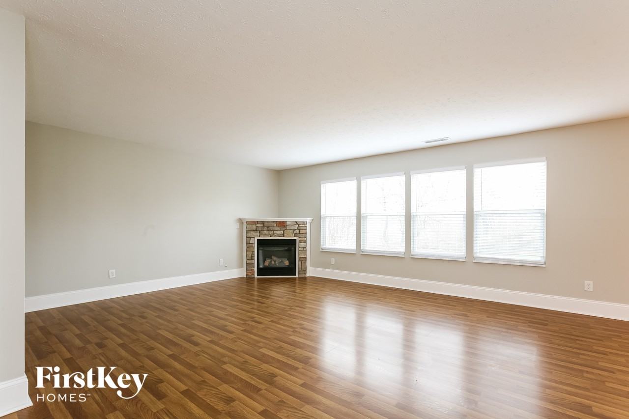 19438 Paxson Pl - Photo 3 of 15