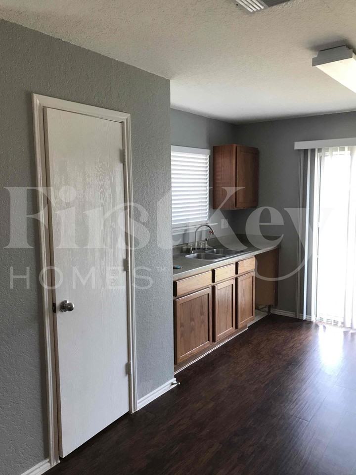 9655 Shorebird Ln - Photo 4 of 15