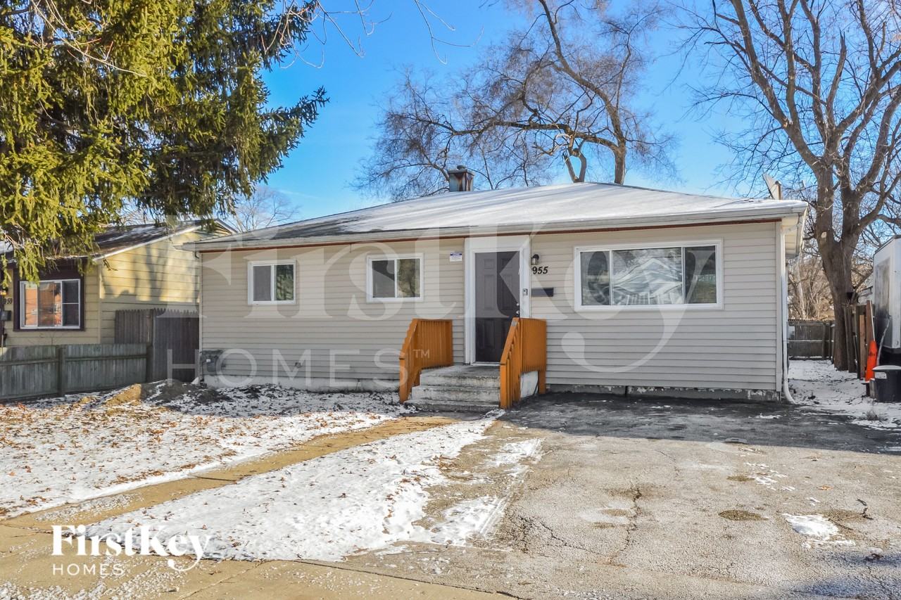 955 Lorraine Ave - Photo 2 of 19