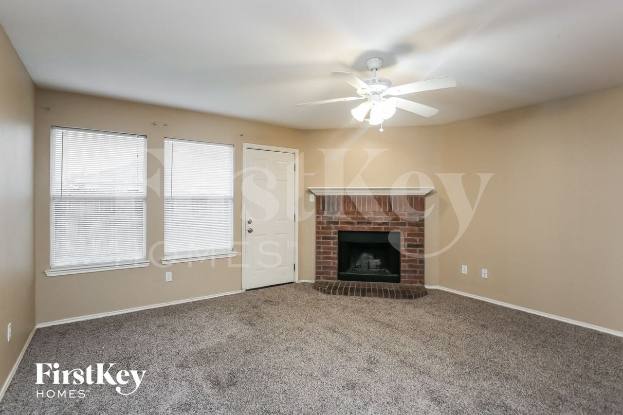 6625 Tealglen Dr - Photo 4 of 15