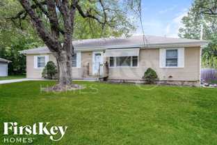 607 Ne Main St - Photo 1 of 1