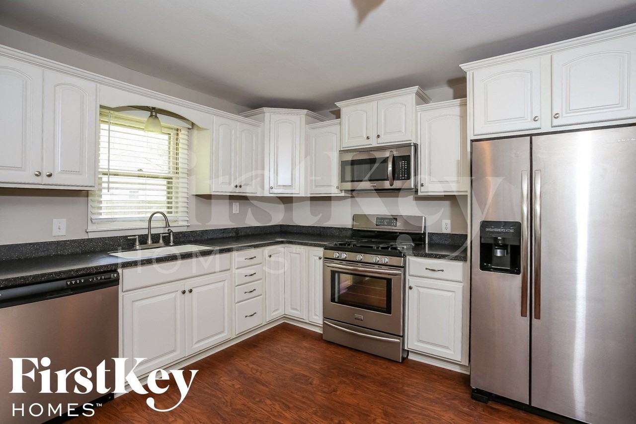 607 Ne Main St - Photo 6 of 15