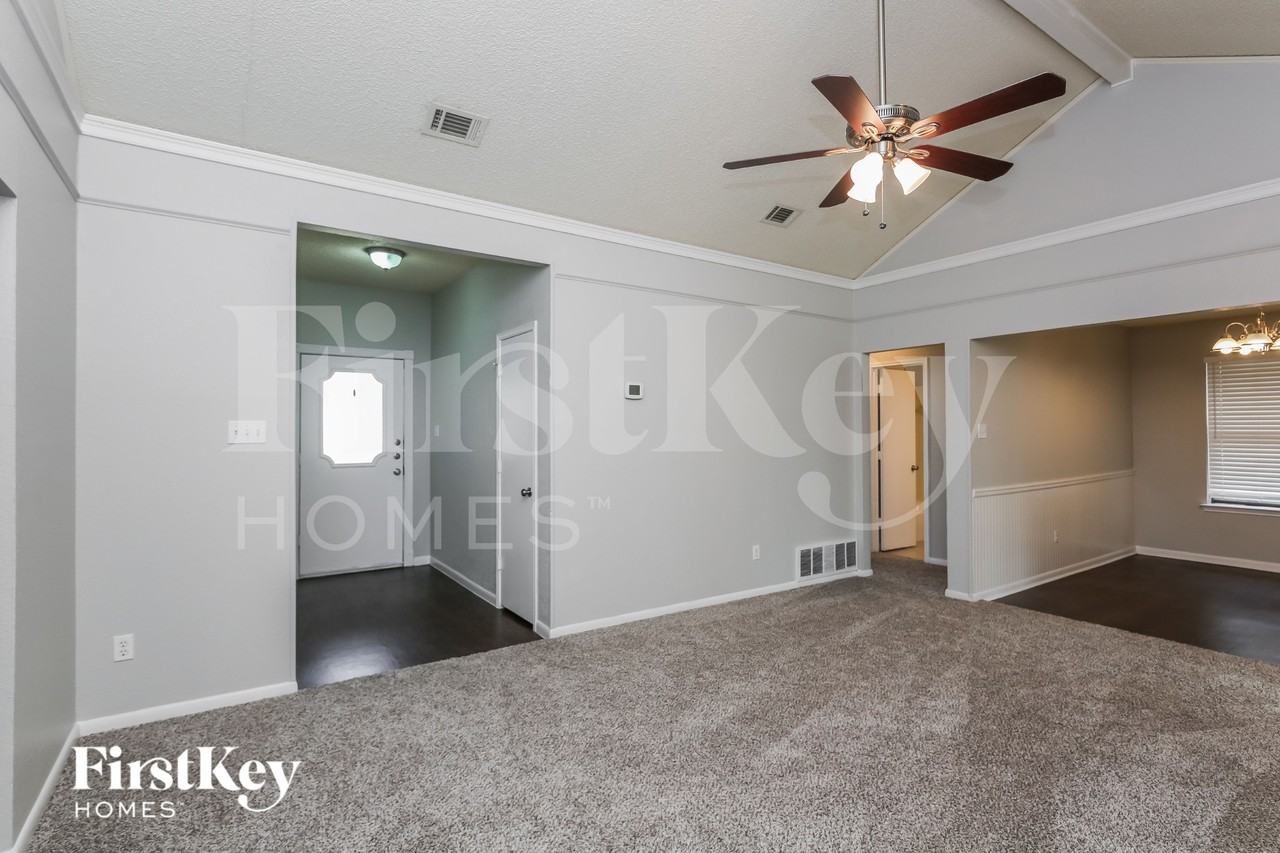 6008 Sundown Dr - Photo 2 of 18