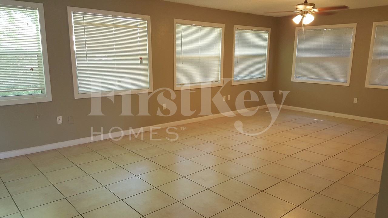 5970 Nwterrace - Photo 7 of 12