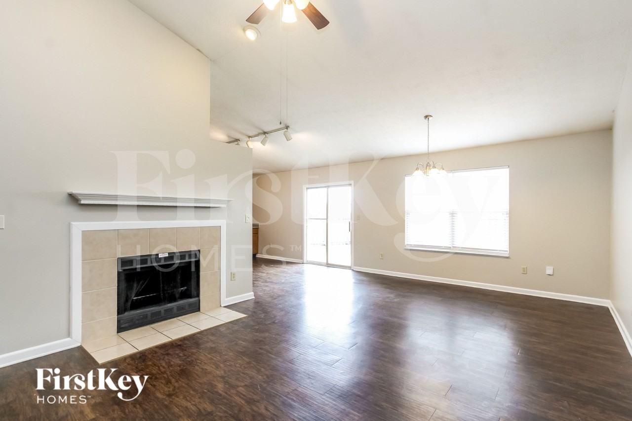 5923 Prairie Creek Dr - Photo 3 of 19