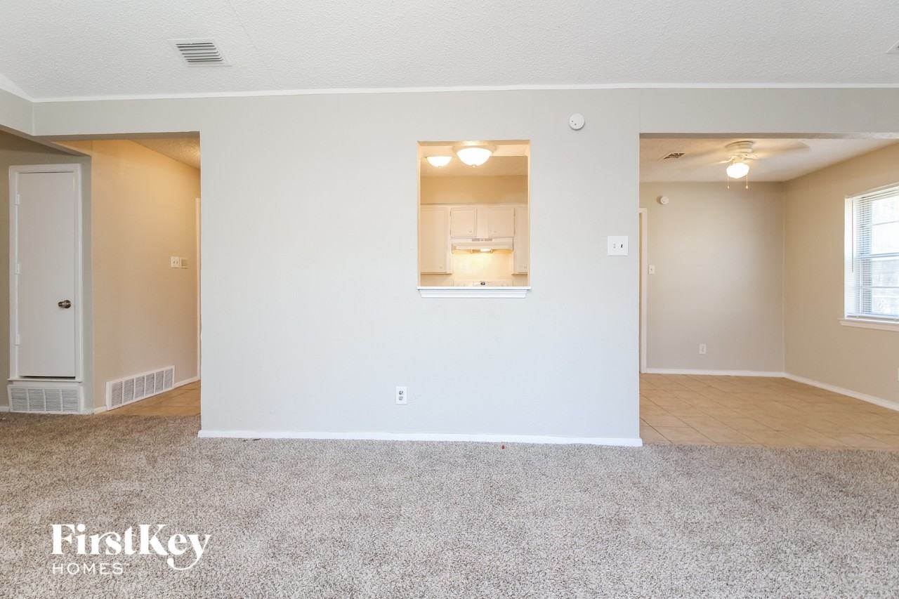 502 Oak Ridge Pl - Photo 5 of 15