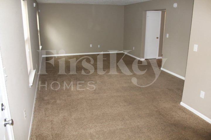 4366 Village Trace Ct - Photo 4 of 18