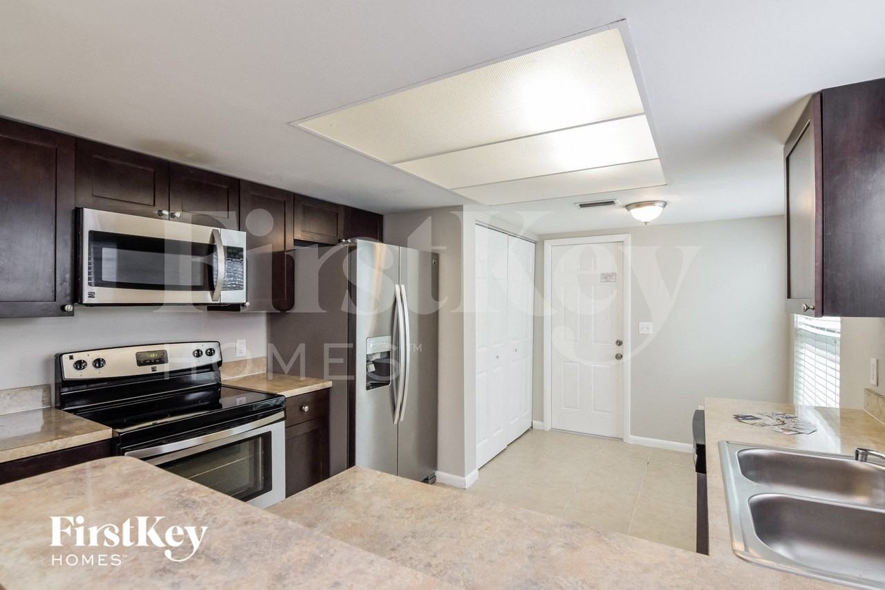 4071 Forecast Dr - Photo 7 of 15