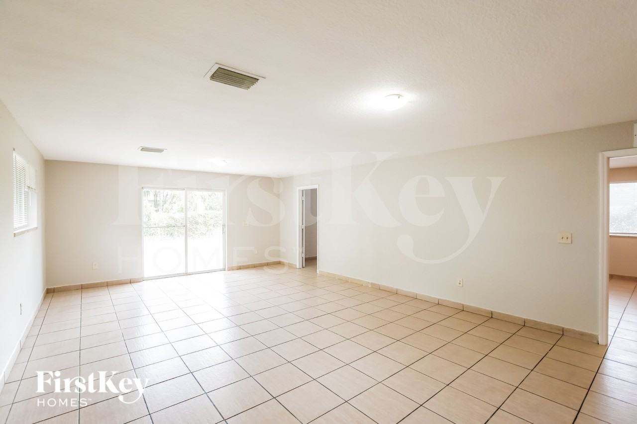 405 Nwstreet - Photo 4 of 19