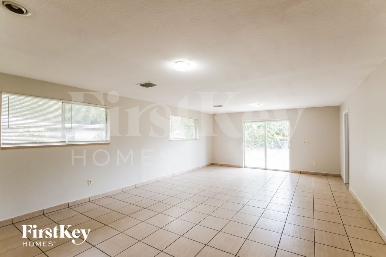 405 Nwstreet - Photo 5 of 19