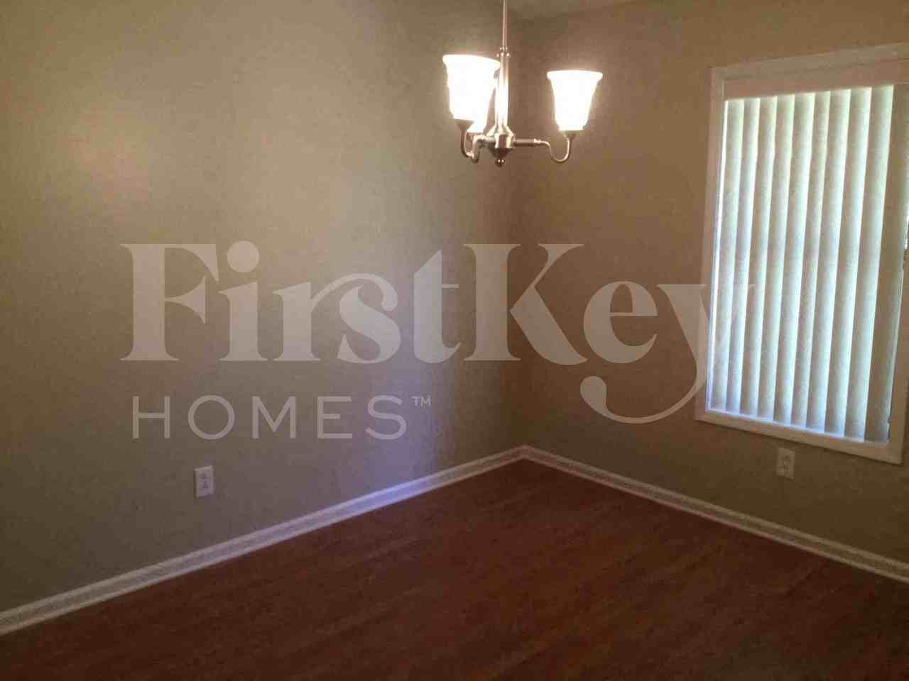 4005 Rock Mill Pkwy - Photo 3 of 10