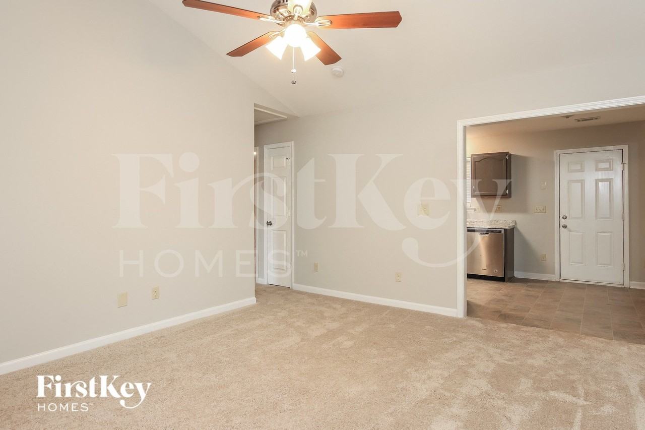 4 Franklinwood Dr - Photo 3 of 15