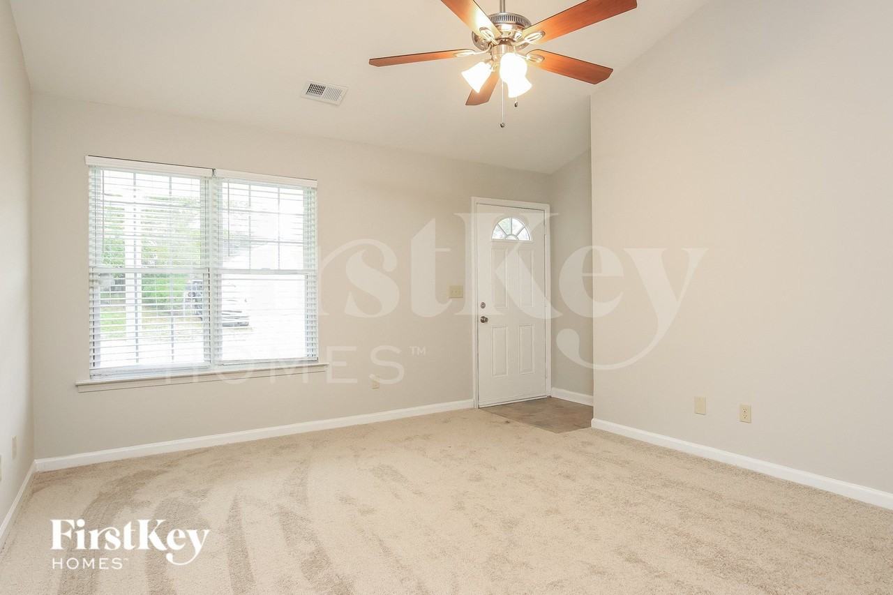 4 Franklinwood Dr - Photo 4 of 15