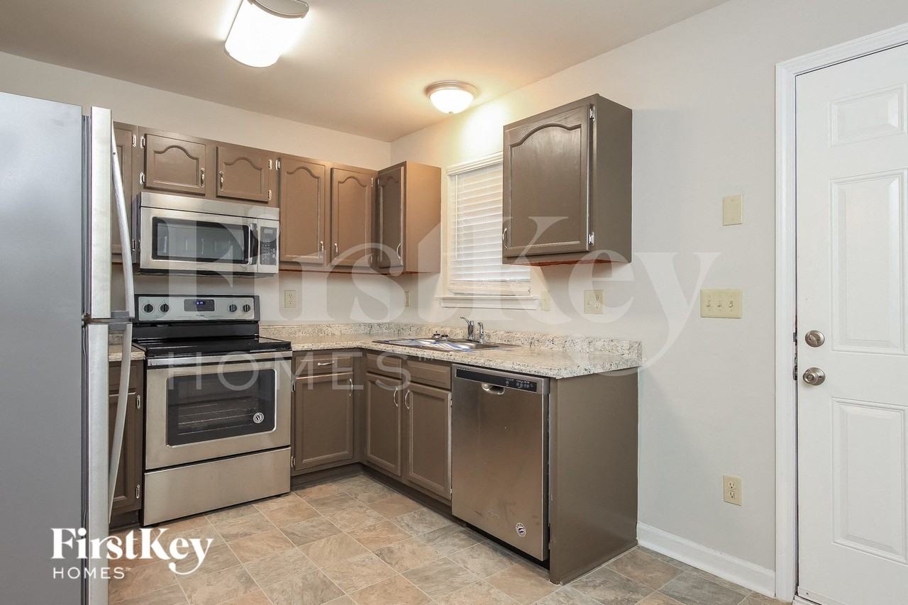 4 Franklinwood Dr - Photo 6 of 15