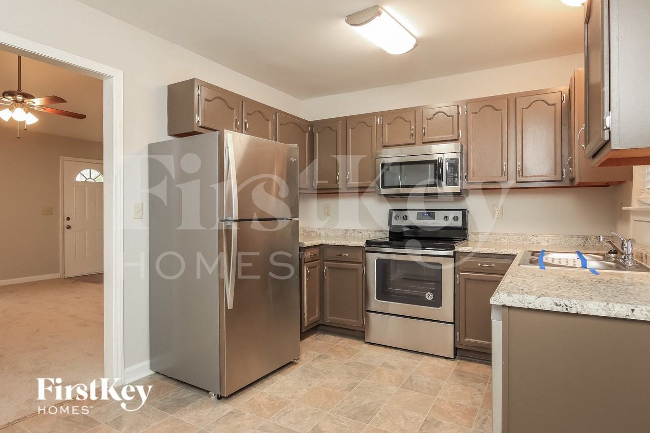 4 Franklinwood Dr - Photo 7 of 15