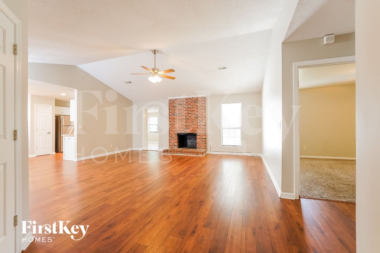 328 Indigo Rd - Photo 2 of 18