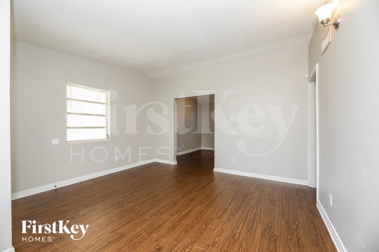 2706 Lorna Rd - Photo 4 of 19