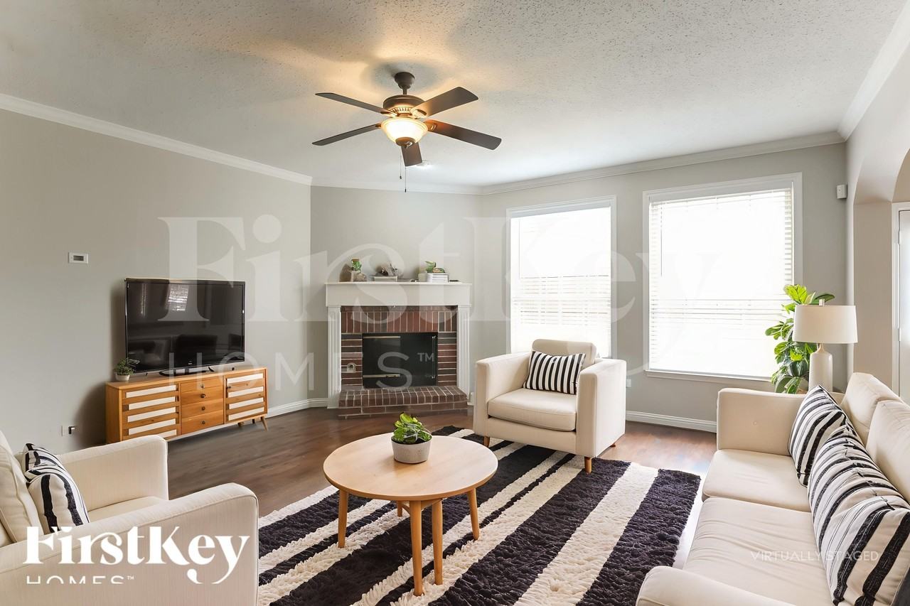 2506 Neptune Cir - Photo 3 of 18