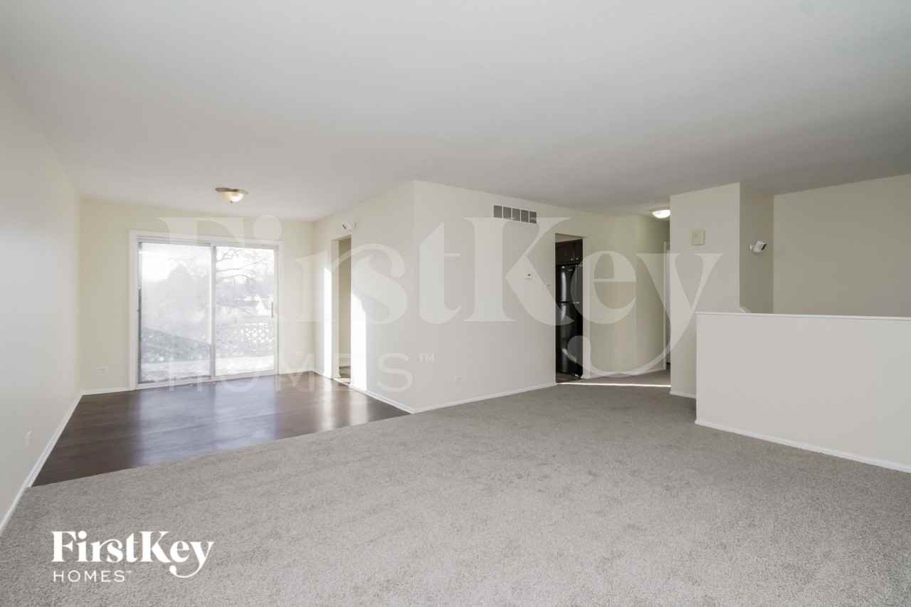 21616 Richmond Rd - Photo 3 of 19